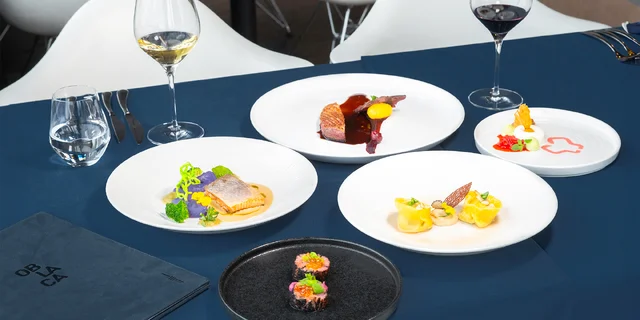Už jste byli v zážitkové restauraci? 12 tipů, kam v Praze prostě musíte