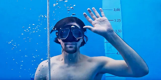Jak začít s freedivingem a proč si dát pozor na banány? Testujeme kurz potápění