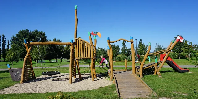 20 úžasných hřišť na Moravě, která vám vynahradí zábavní park