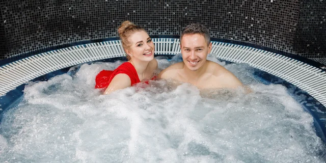 Doprajte si romantiku v súkromí. Objavte hotely, kde si užijete privátny wellness pre dvoch