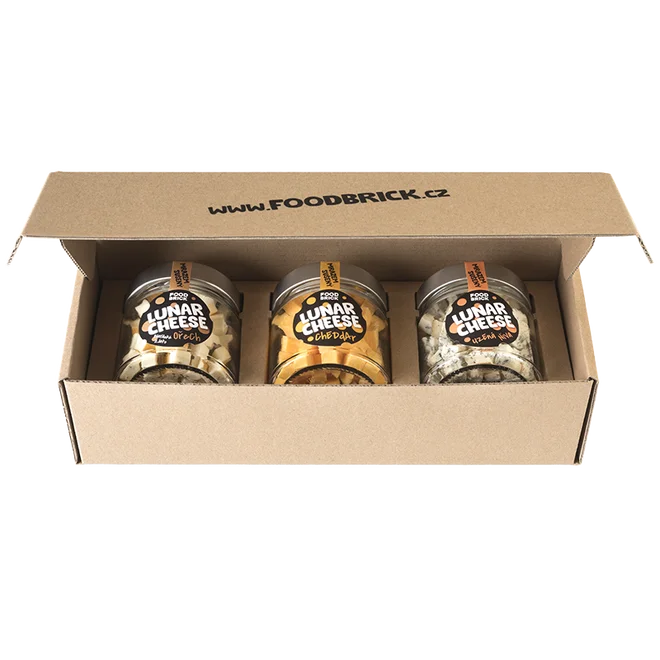 3-dielna Darčeková krabička sušených syrov (cheddar + Blaťácke zlato orech / zelené korenie)