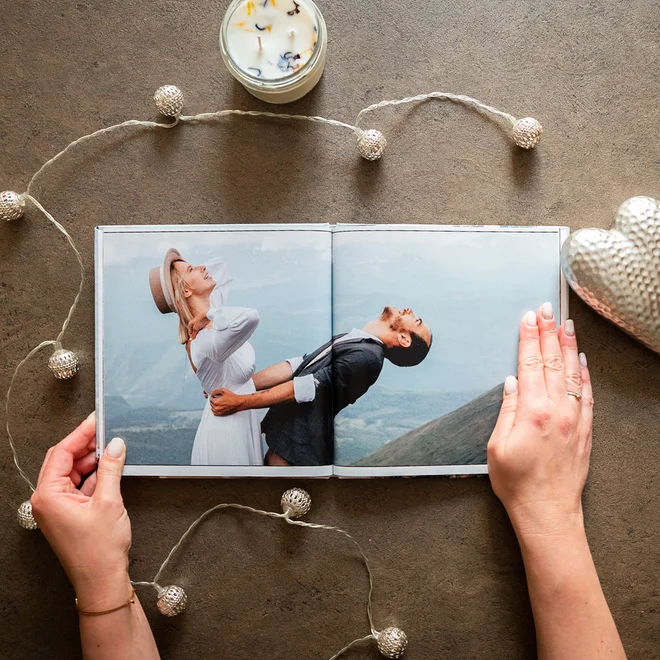 Fotokniha 20 × 20 cm - pevná vazba (H11)