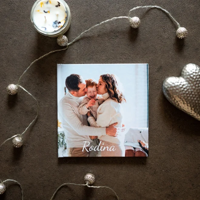 Fotokniha 20 × 20 cm - pevná vazba (H11)