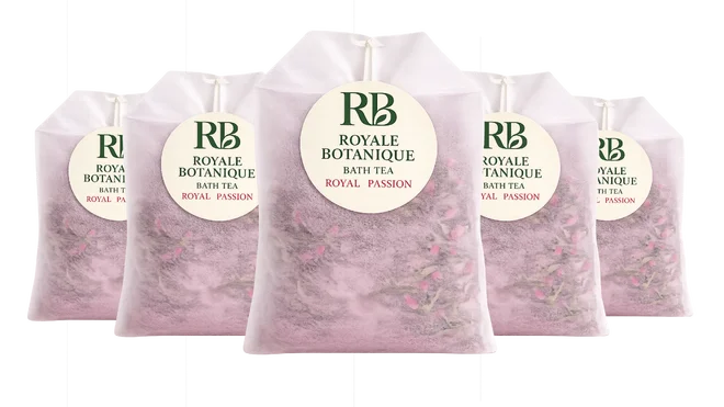 Balenie prémiových čajov do kúpeľa "Royale Botanique"