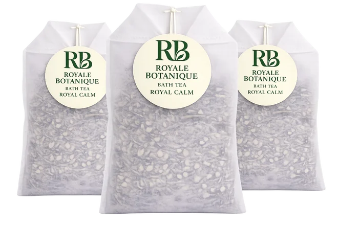 Balenie prémiových čajov do kúpeľa "Royale Botanique"