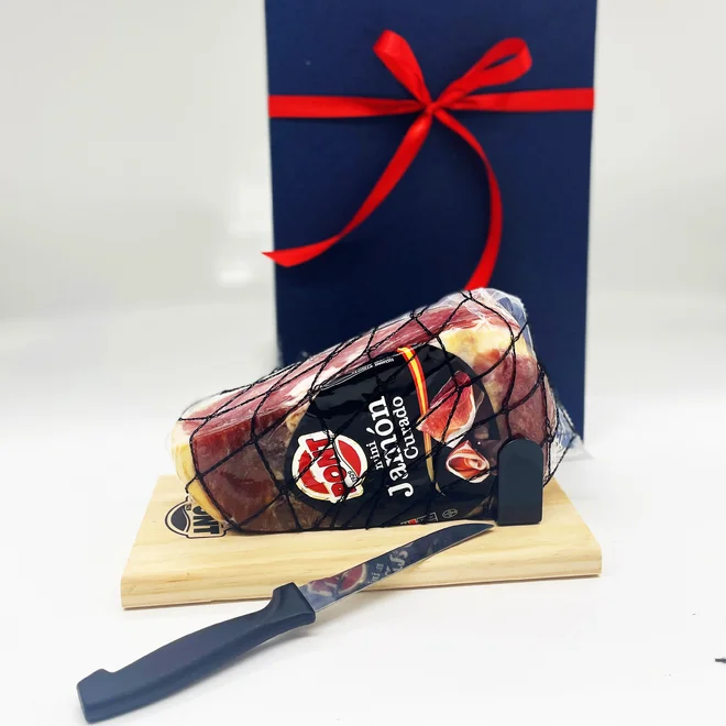 Balení šunky Jamón Curado (stojánek, nůž)