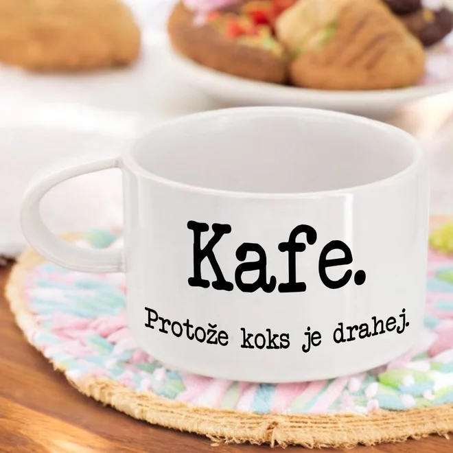 Kafe. Protože koks je drahej.