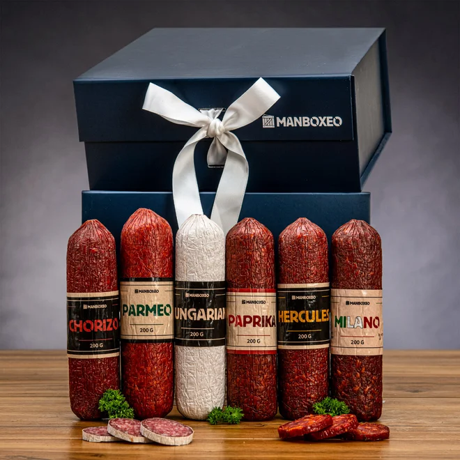 Giftboxeo dárkový box (royal blue) – Plné salámů