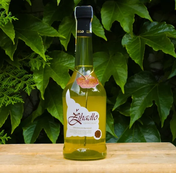 0,5 l Medový likér "Žihadlo" 40 % (Originál)