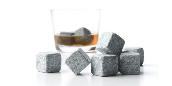 Devět ledových kamenů pro vychlazení nápojů
