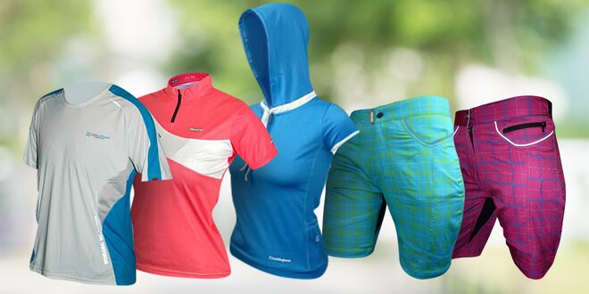 Sportovní oblečení: trika, kraťasy i cyklodresy