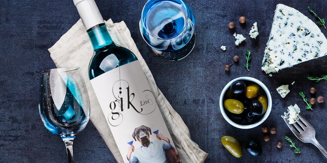 Originální modré víno Gik Blue ze Španělska