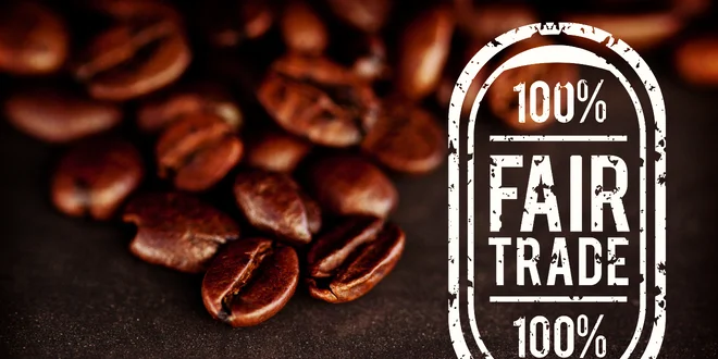 Balíčky čerstvě pražené fairtrade kávy