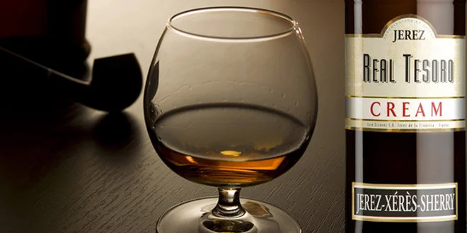 Sherry Real Tesoro Cream, které zrálo 5 let v dubových sudech
