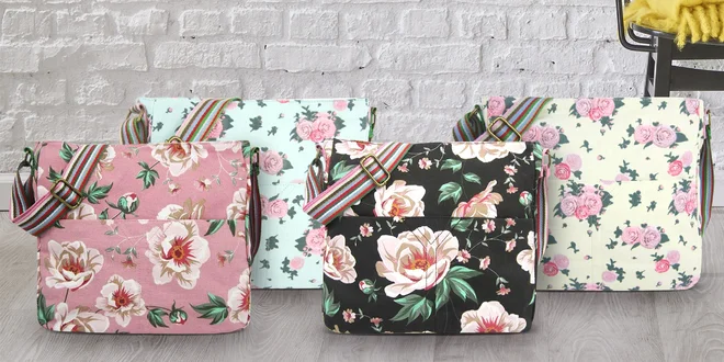 Crossbody tašky s retro květinovým motivem
