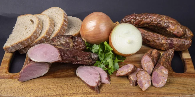 To pravé uzené z ČR: 1 kg panenky i klobás