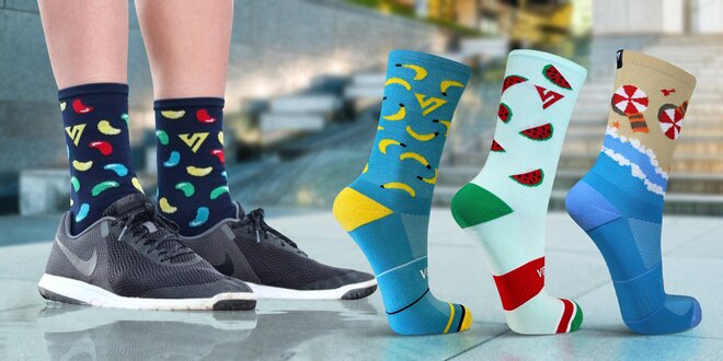 Sportovní ponožky s hravými barevnými motivy
