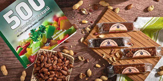 Balení raw tyčinek z ČR: vegan, bez cukru a lepku
