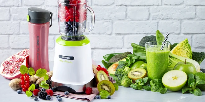 Smoothie mixér Domo se džbánkem a třemi lahvemi