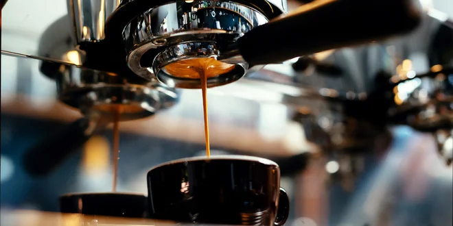 Balíčky čerstvě pražené fairtrade kávy