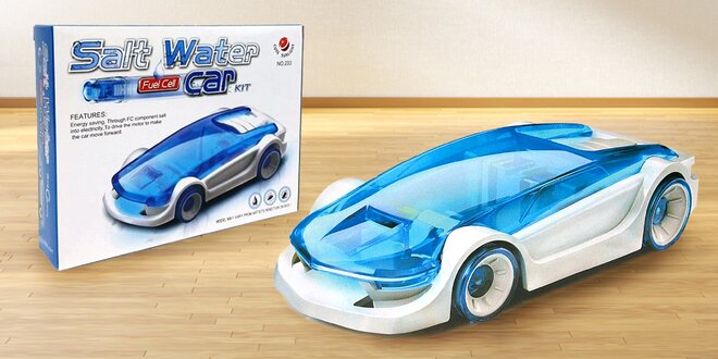 Model autíčka poháněný slanou vodou