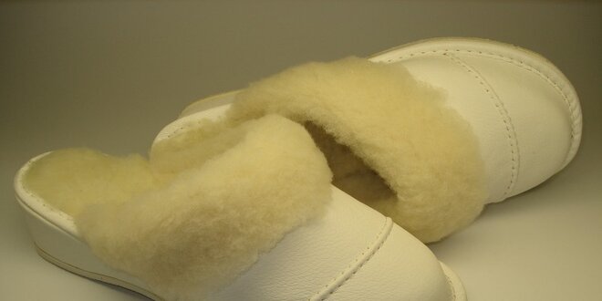 Dámské pantofle sněhově bílé s podpatkem
