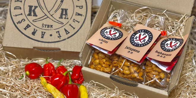 Pálivé mandle a arašídy v dárkovém balení: s chilli, jalapeño a další