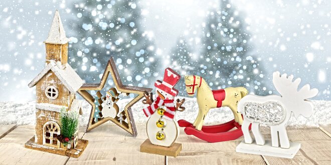 Vánoční dřevěné dekorace: koník, anděl i kostelíček