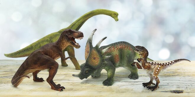 Figurky dinosaurů: T-rex, stegosaurus i raptoři
