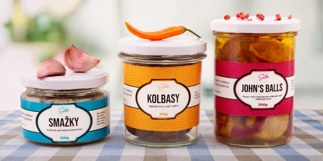 Veganské pochoutky Sellka: Kolbasy i John's Balls