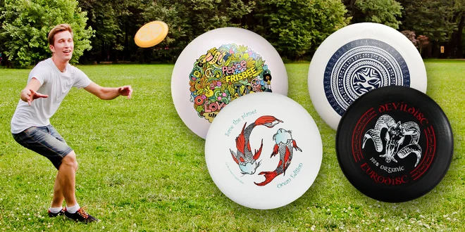 Profesionální frisbee z organických materiálů