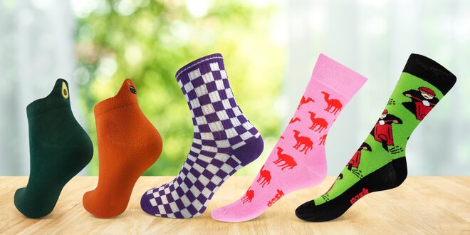 Barevné ponožky české výroby: 17 veselých vzorů