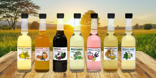 Sirupy z čerstvých letních bylin, arónie i rakytníku