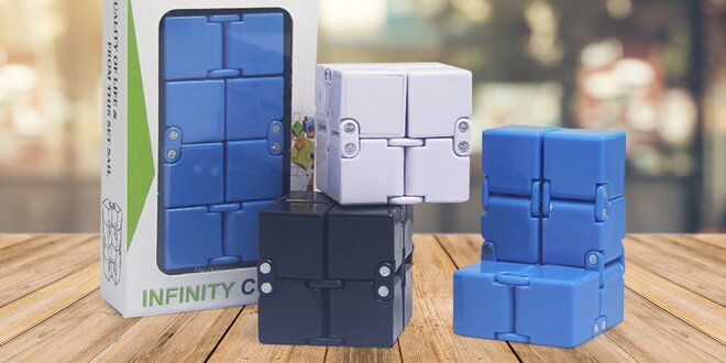 Antistresová kostka Infinity Magic Cube: 4 barvy