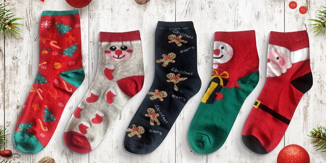 Ponožky s vánočním motivem: sobi, sněhulák i Santa