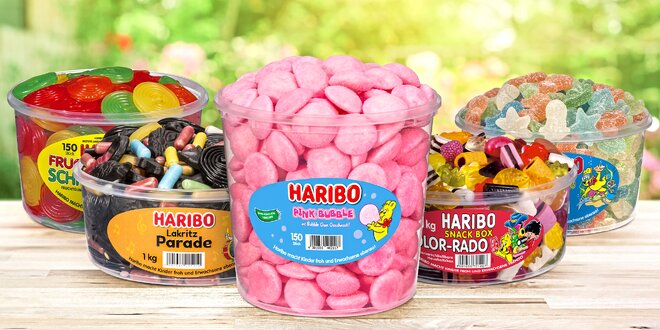 Zásoba želatinových bonbonů Haribo v dózách