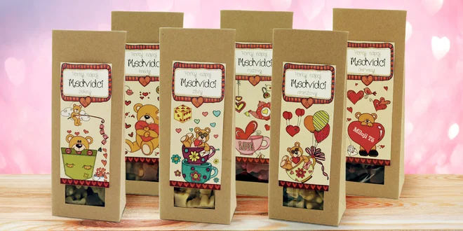 Ovocný horký nápoj pro děti: medvídci mnoha chutí