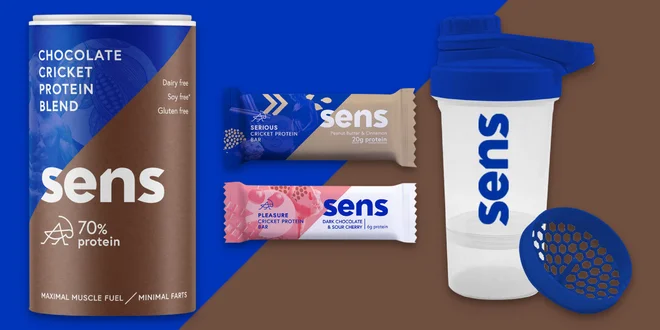 Sens balíček cvrččího proteinu, shakeru a tyčinek