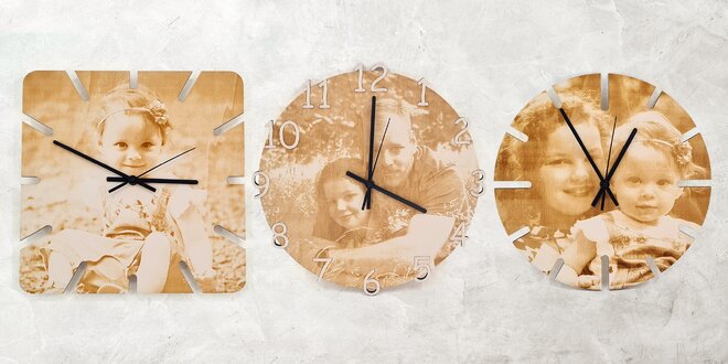 Dřevěné hodiny s vlastní gravírovanou fotografií