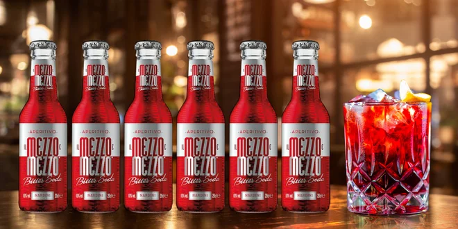 Italský alkoholický nápoj s rebarborou a citrusy