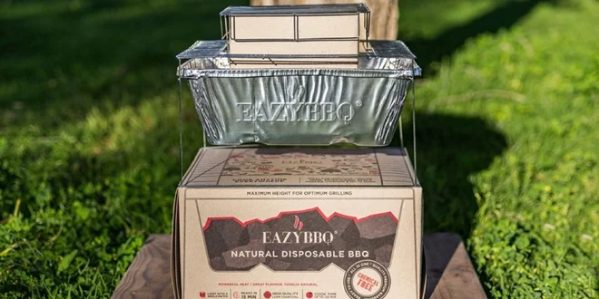 Jednorázový stolní gril i balení dřevěného uhlí