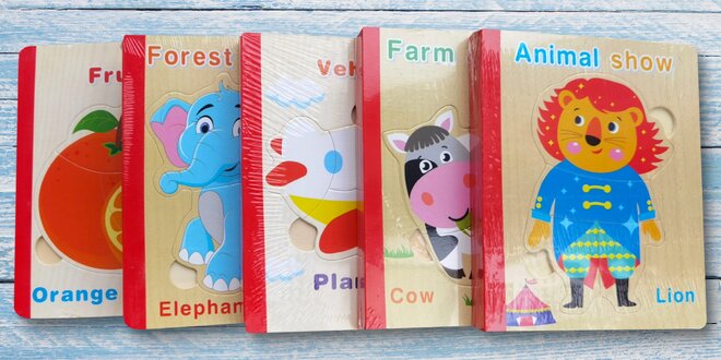 Dětská dřevěná puzzle knížka: 5 veselých motivů