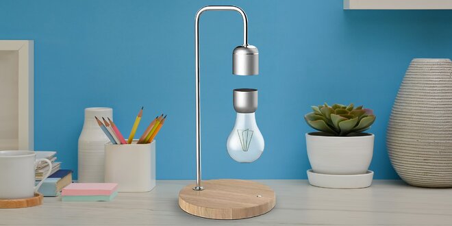 Levitující stolní lampička s moderním designem