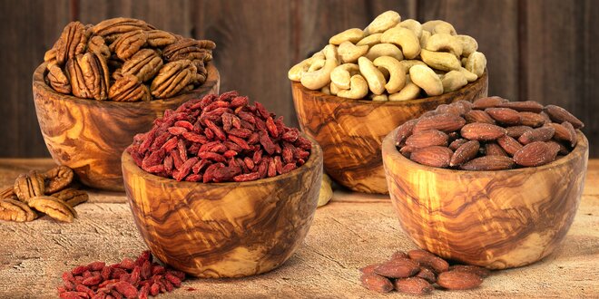 Ořechy, semínka a sušené ovoce: chia, kešu i mandle