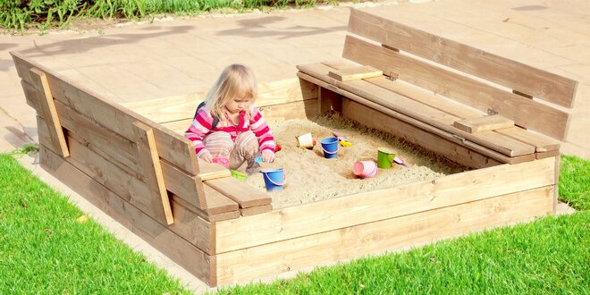 Dětské dřevěné pískoviště: 120 x 120 cm, 2 lavičky