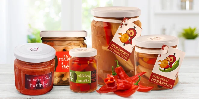 Nakládané chilli pochoutky: papričky i utopence