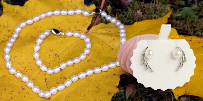 Krásné náhrdelníky a náramky z přírodních perel