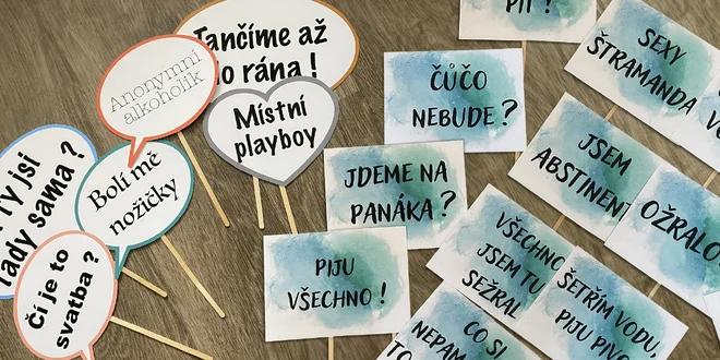 Rekvizity do fotokoutku s vtipnými hláškami