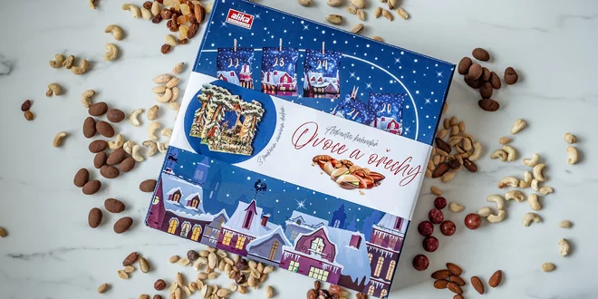 Adventní kalendář s oříšky a ovocem vč. betlému