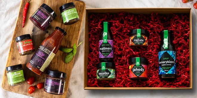 Dárkové balíčky lahůdek: čatní, pesto i porce imunity
